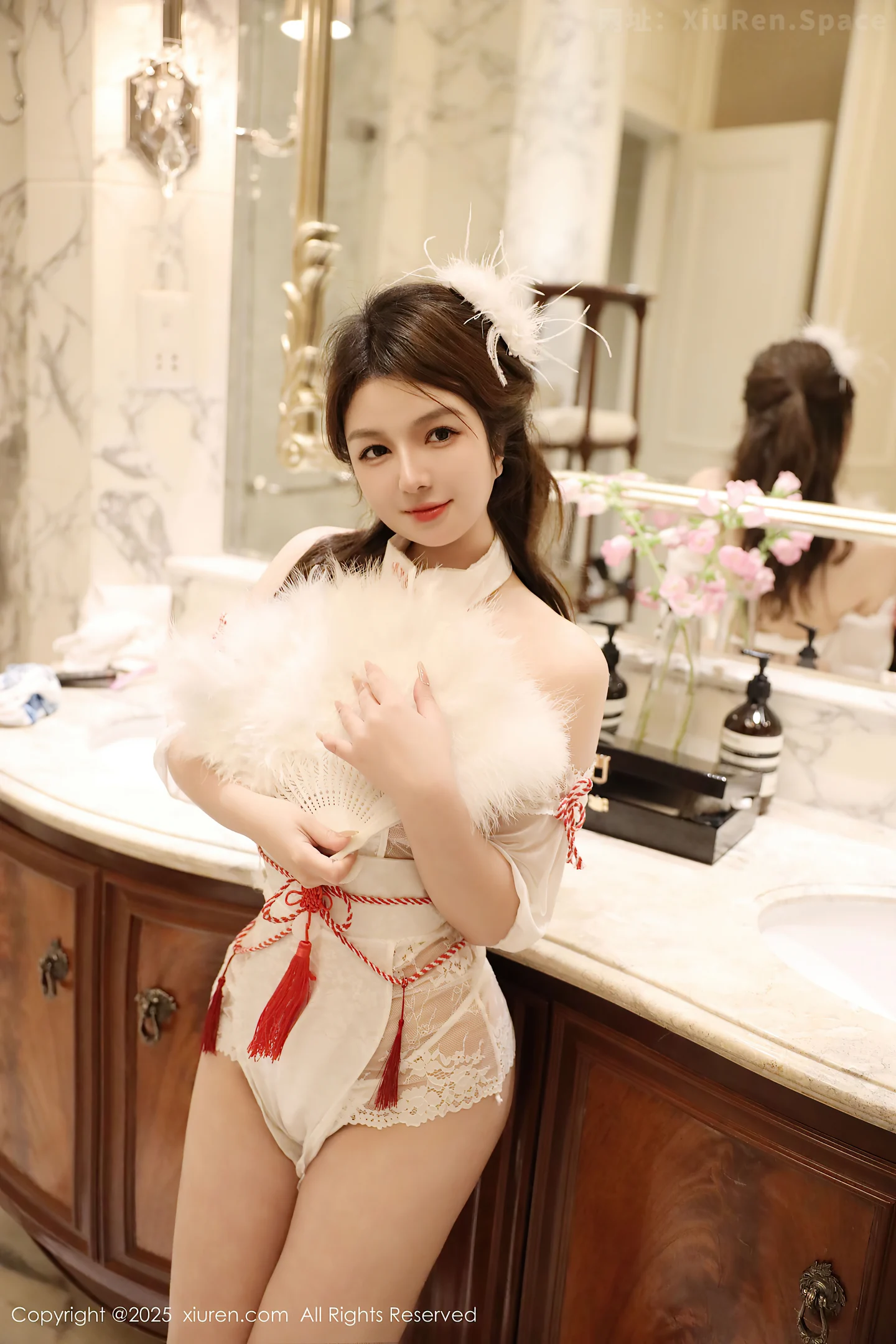 图片[5]-[XiuRen秀人网] VOL.9698 模特沈思怡性感白色旗袍露白色情趣内衣秀丰腴身材完美诱惑写真61P-秀人网官方网站